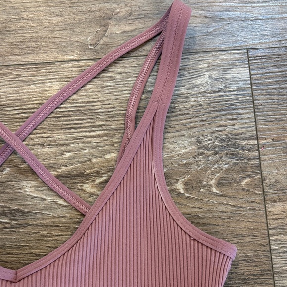 Vuori Ribbed Crop Tank Top Pink Mauve Marsala Women's Size Small Yoga Gym Workou - Picture 4 of 8